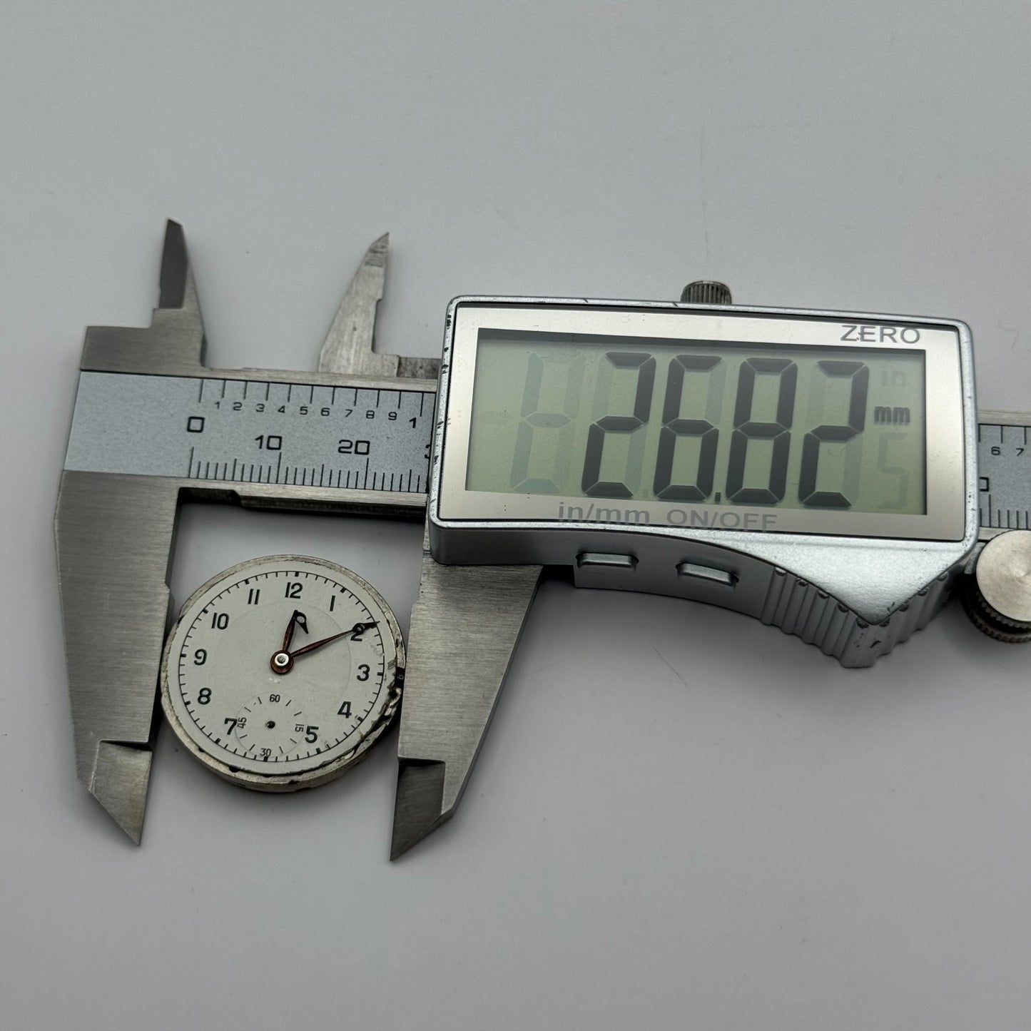 Majex EW 585 Watch Movement Manual Wind Vintage Swiss 15 Jewels Parts 26.8mm