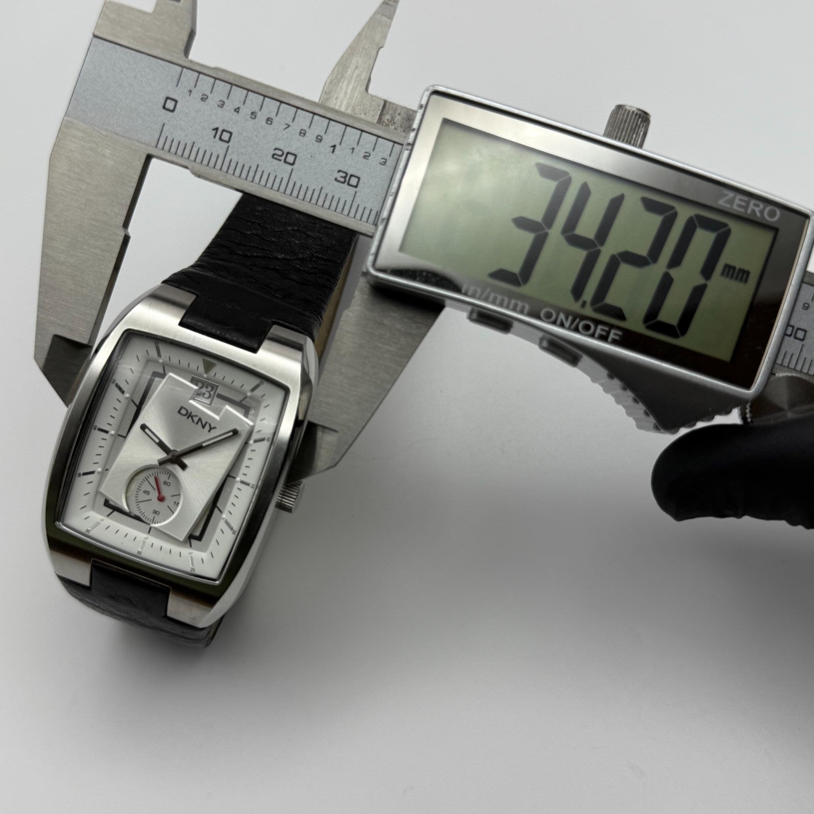 DKNY NY-1316 Quartz Watch Date Dial Black Leather Strap 34mm PARTS REPAIR