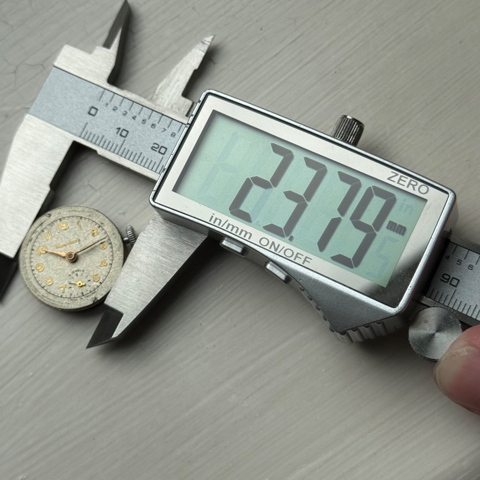 25mm Vintage Newmark 5 Jewels Sub Seconds Manual Wind Watch PARTS / REPAIR