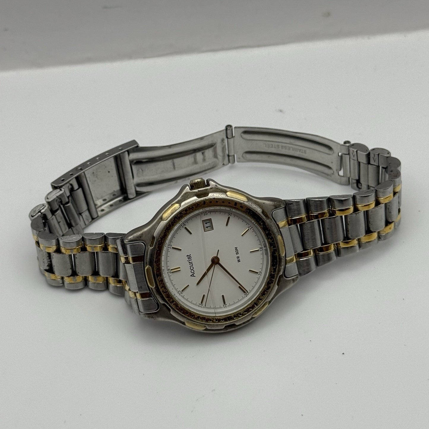 39mm Working Vintage Mens Accurist WR 50M Two Tone Date Dial Japan Quartz Watch