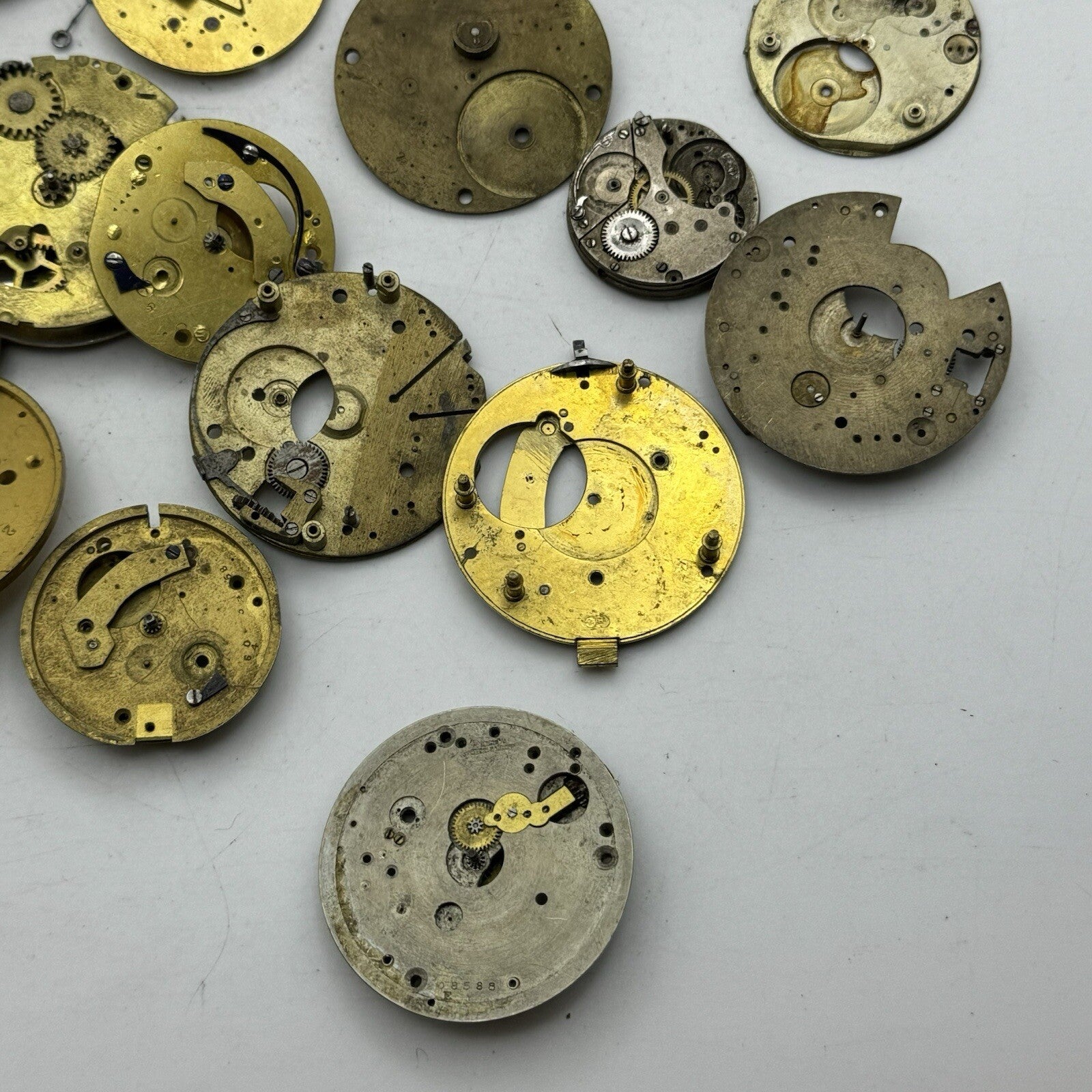 510 Grams Job Lot Of  Pocket Watch Movements Parts For Spares / Repairs / Parts