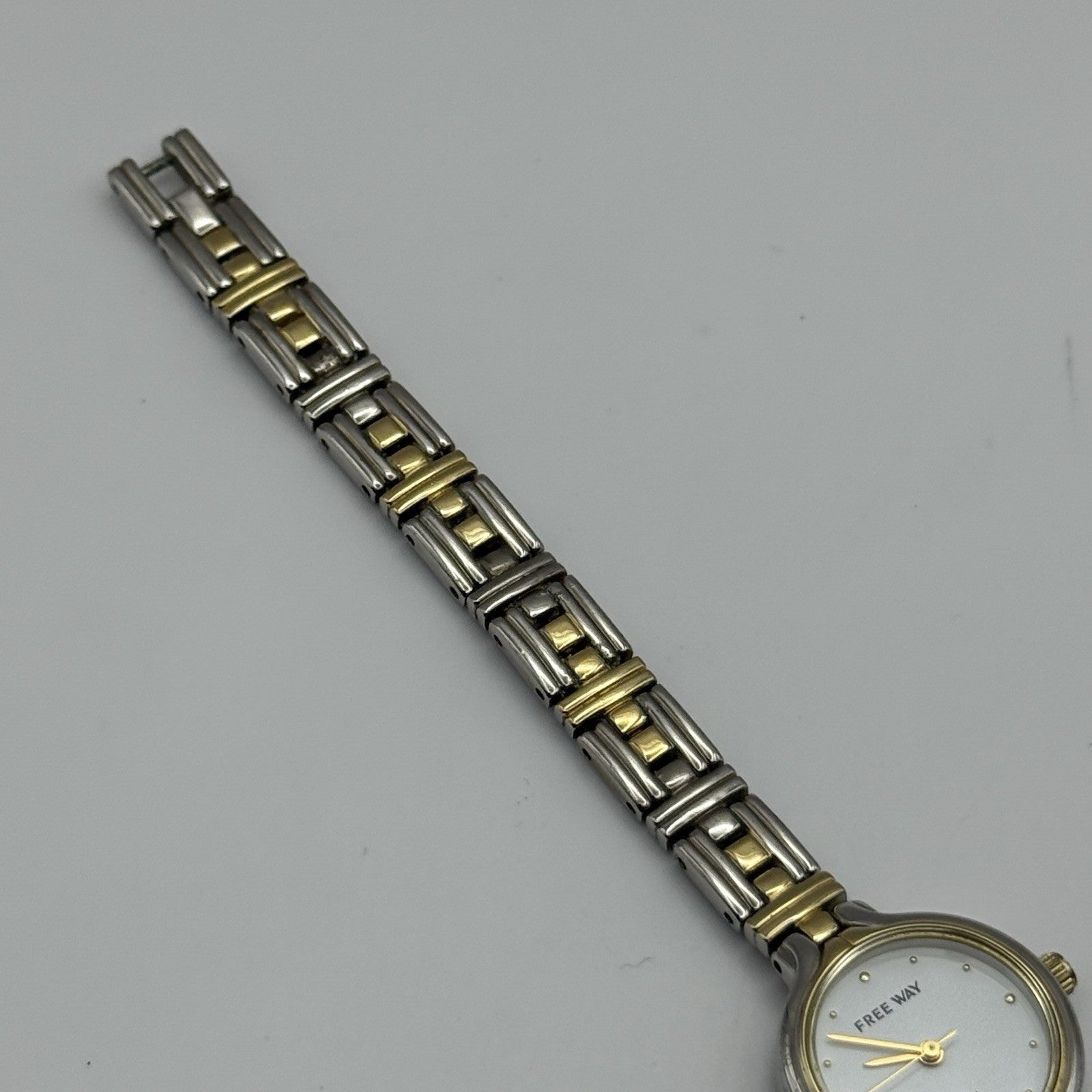 22mm Working Vintage Ladies Citizen Freeway Two Tone Quartz Watch DAMAGED CLASP