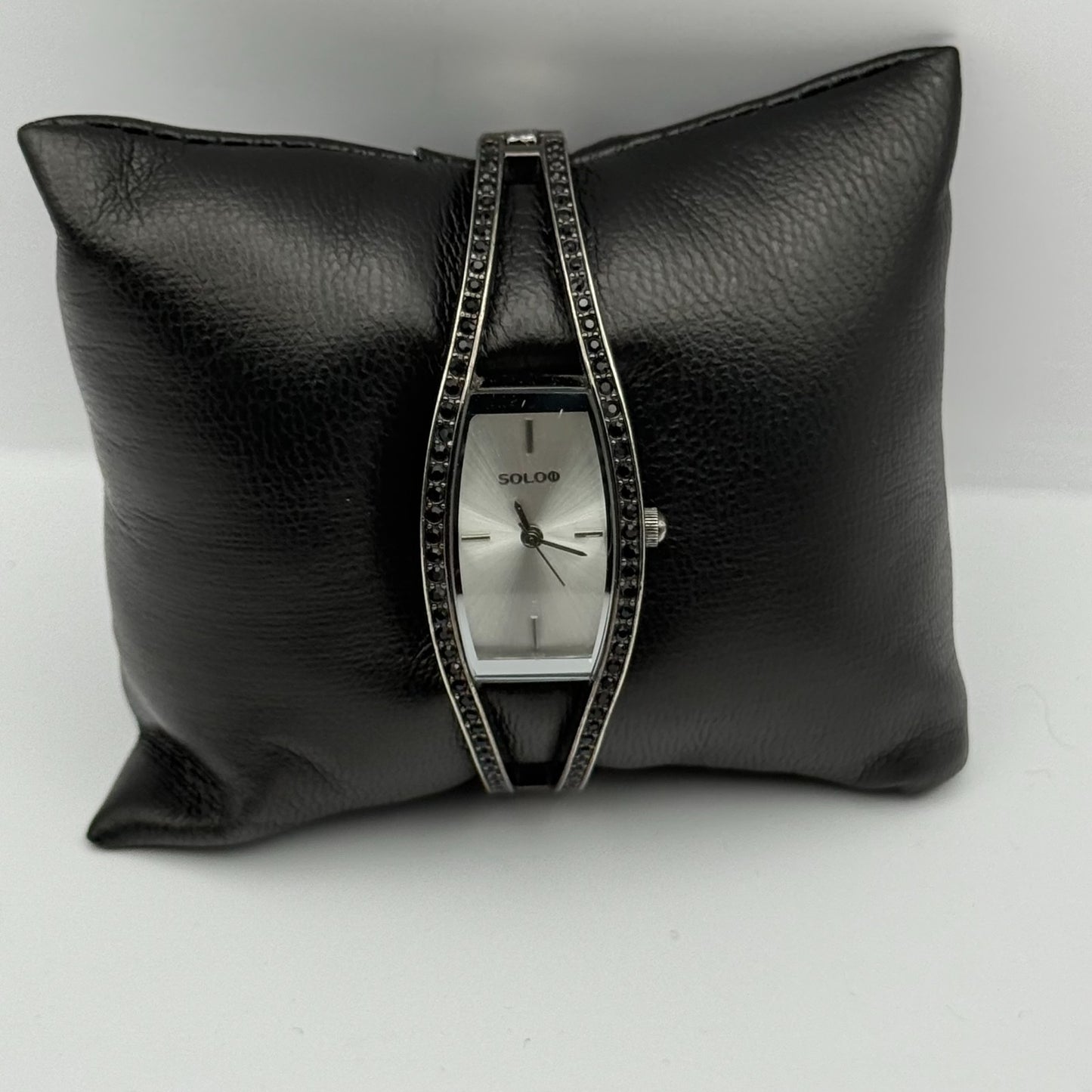 Solo Ladies Quartz Watch Silver Dial Crystal Accents Bracelet Working 20mm