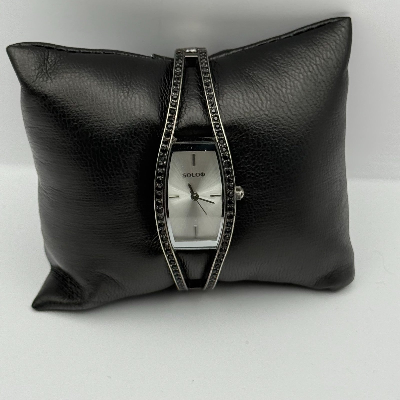 Solo Ladies Quartz Watch Silver Dial Crystal Accents Bracelet Working 20mm