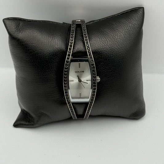 Solo Ladies Quartz Watch Silver Dial Crystal Accents Bracelet Working 20mm