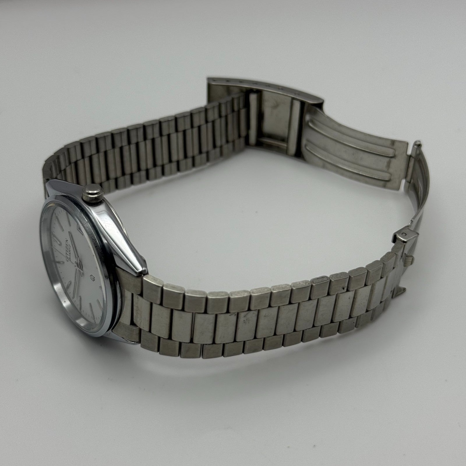 Citizen CQ Quartz Watch 6110-073185 Date Silver Tone Japan 30mm PARTS REPAIR