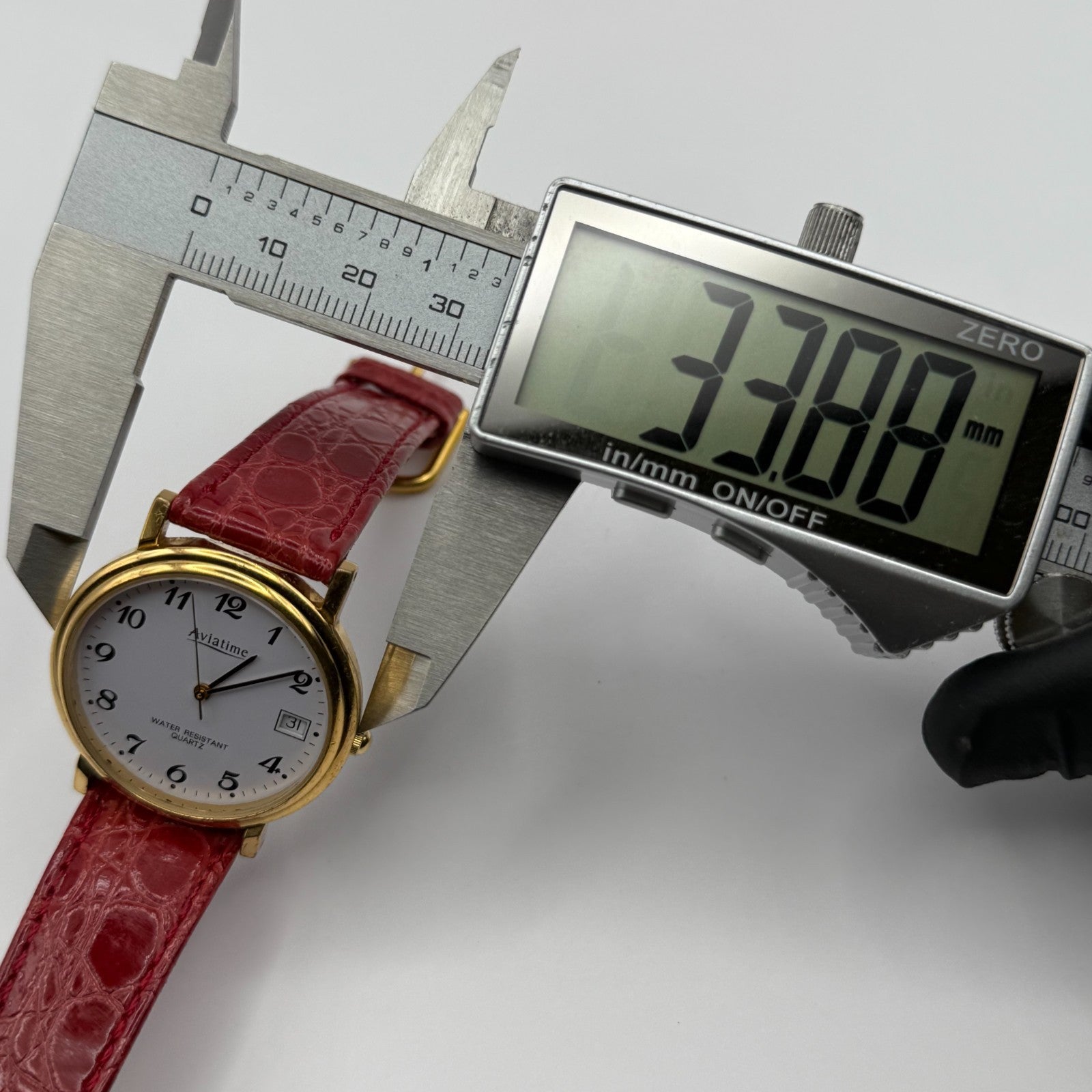 Aviatime Ladies Quartz Watch White Date Dial Red Leather Strap Working 33mm