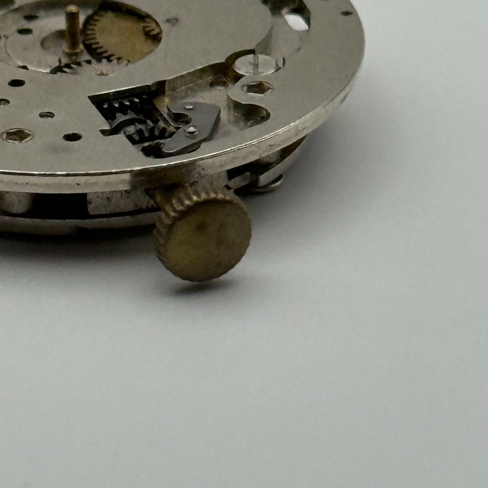 BFG 875 Watch Movement 1 Jewel Manual Wind Swiss Vintage Parts Repair 31.1mm
