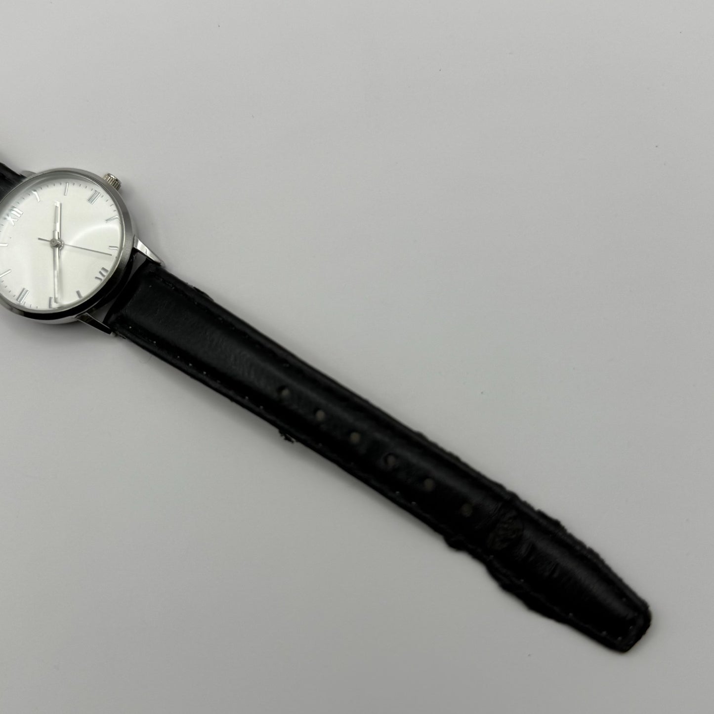 Lowrys Arm Ladies Quartz Watch White Dial Black Strap Japan Working 28mm