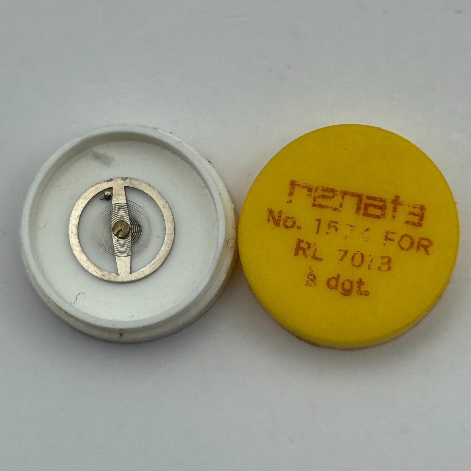 RL 7073 Balance Wheel Complete And Spring  Renata Watch Movement Parts NOS 