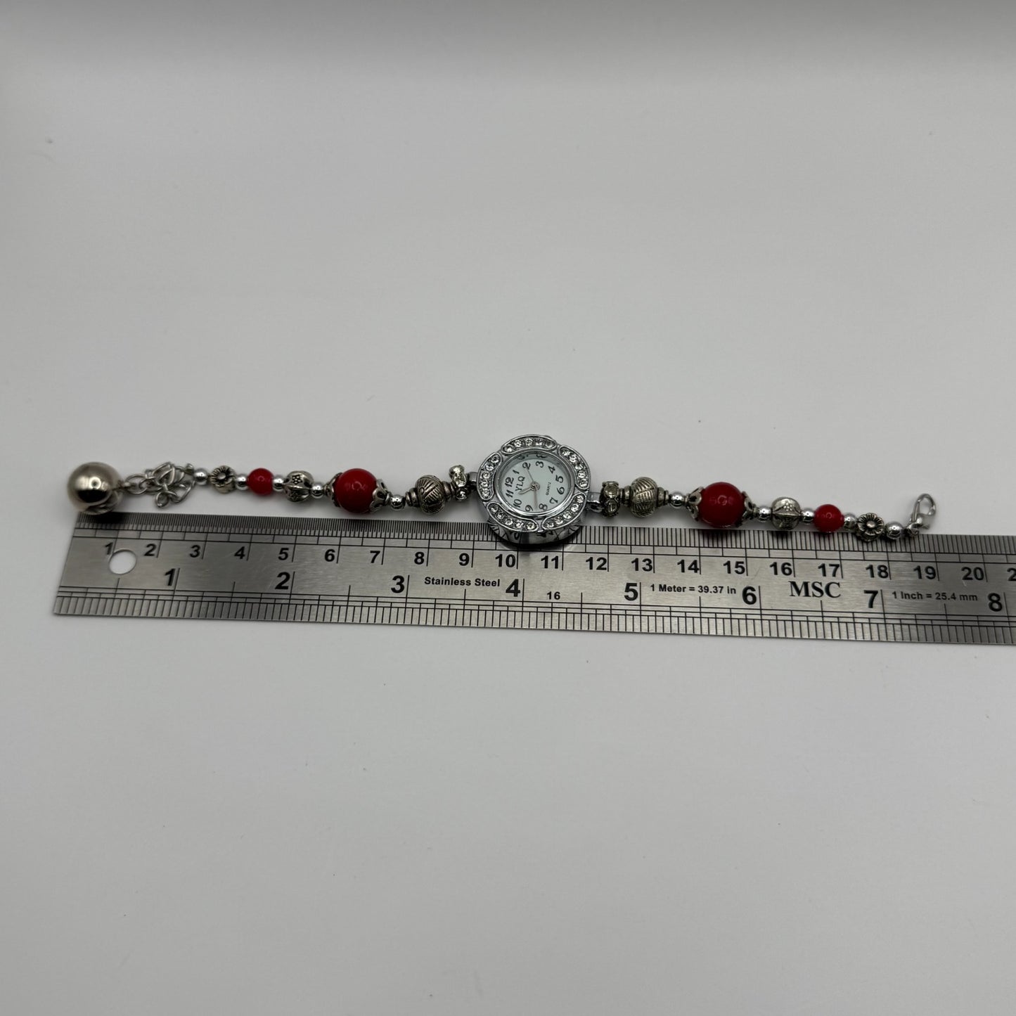 YLQ Ladies Quartz Watch Crystal Accent Case Red Beaded Bracelet Working 25mm