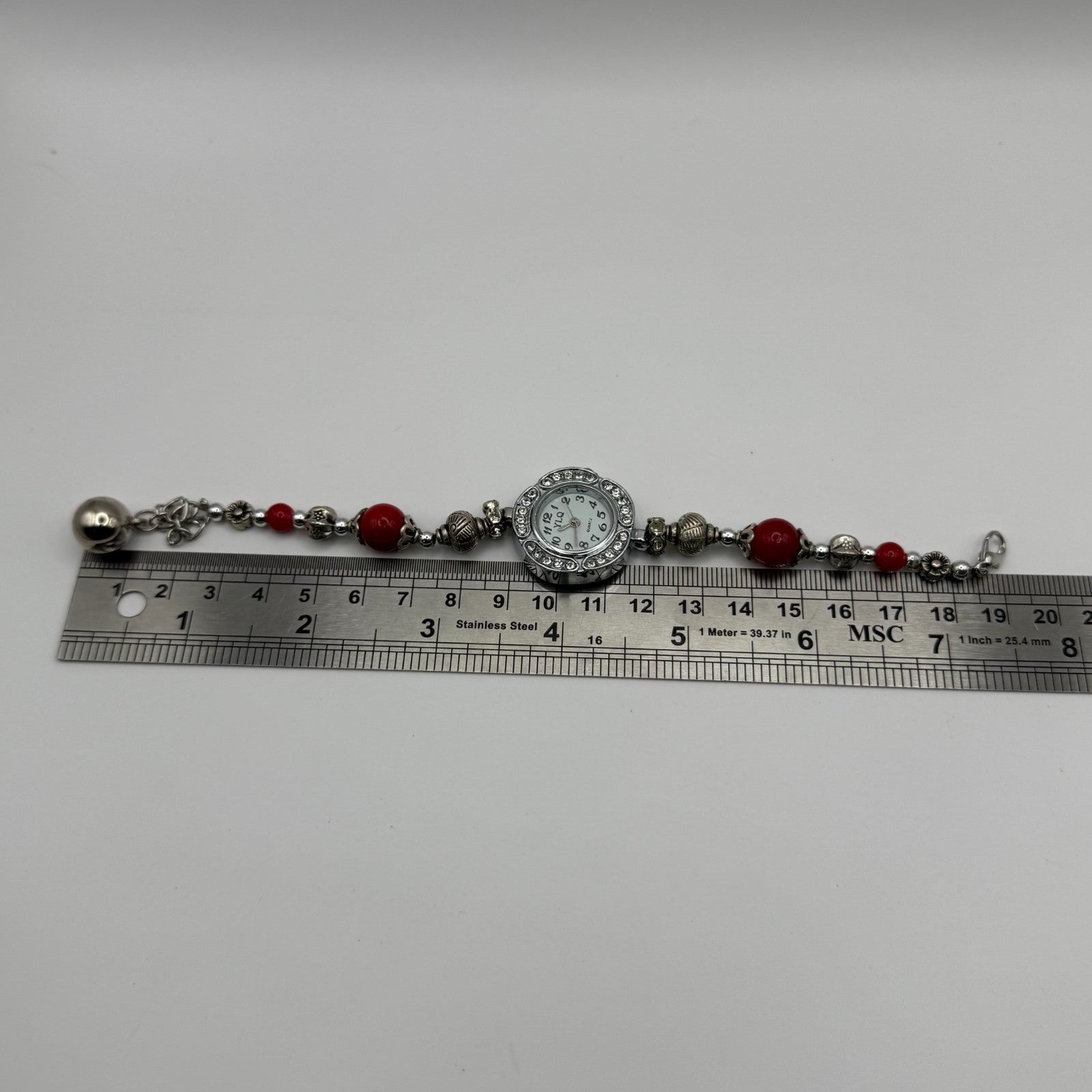 YLQ Ladies Quartz Watch Crystal Accent Case Red Beaded Bracelet Working 25mm