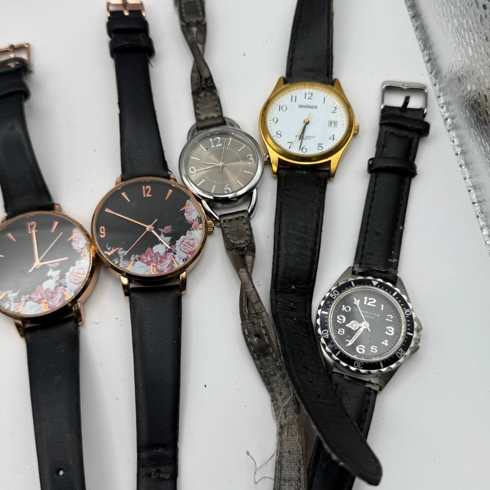 Bundle Of 16 Quartz Watches Job Lot Modern / Vintage Untested Parts / Repair