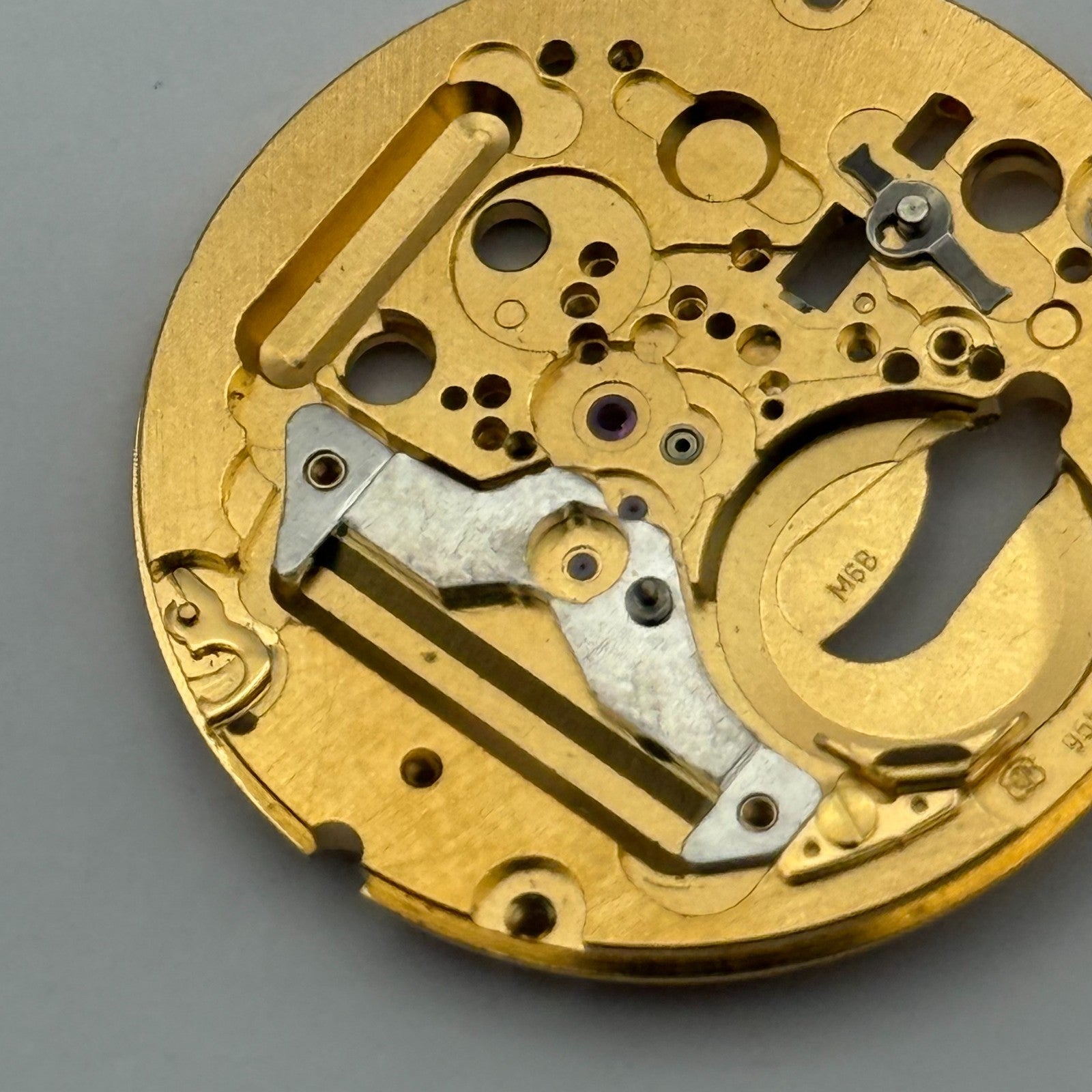 ETA 955.112 Quartz Watch Movement 7 Jewels Swiss Vintage Parts Repair 26.1mm