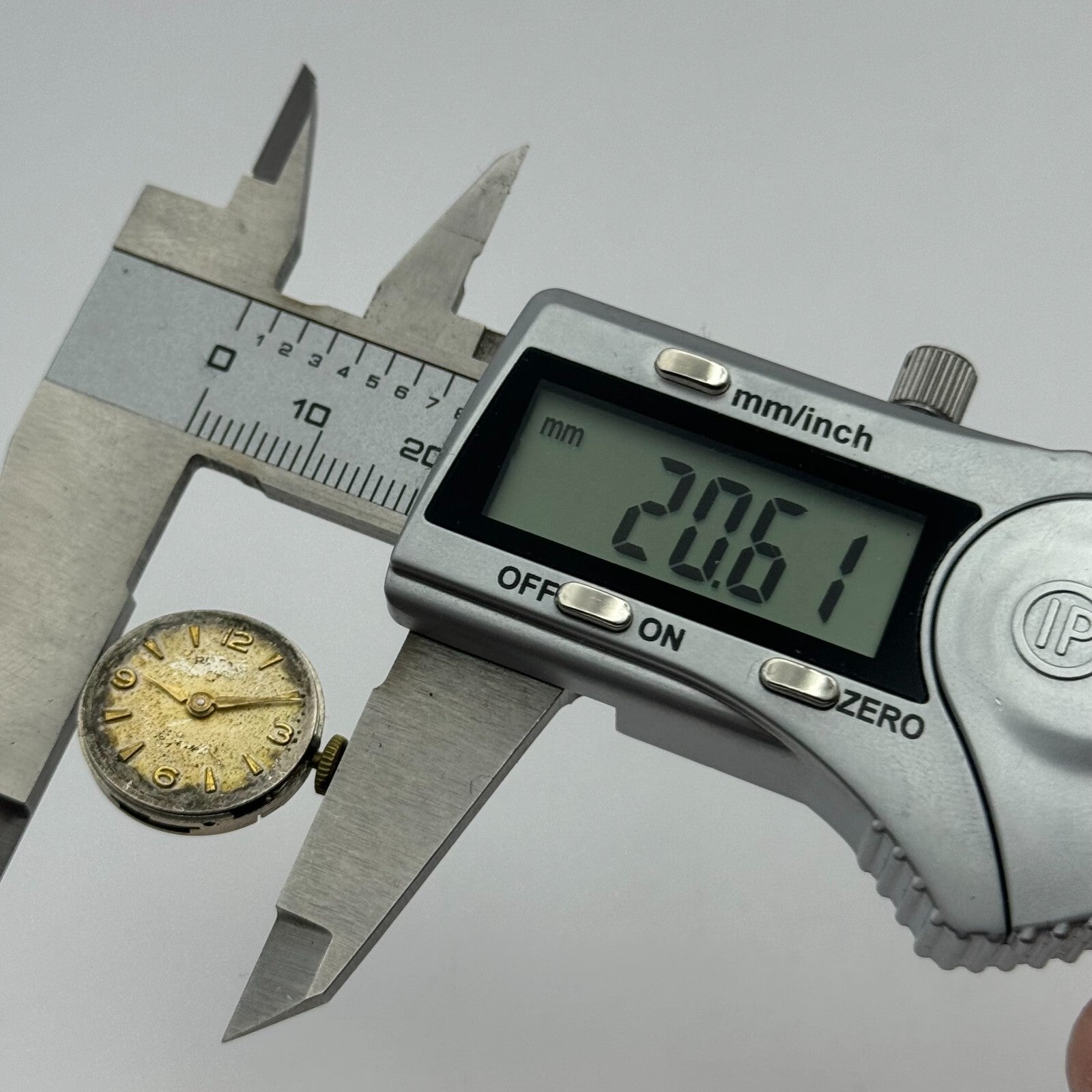 18.5mm Rotary Ladies AS Manual Wind Swiss 15 Jewels Watch Movement Vintage PARTS