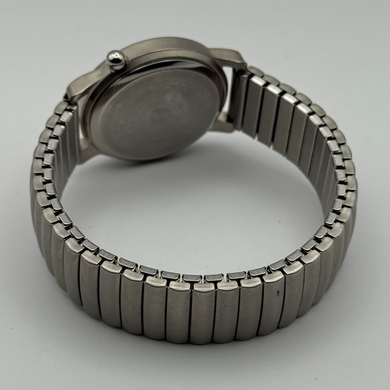 Davidoff Cool Water Ladies Quartz Watch Silver Tone Stretch Band Working 31mm