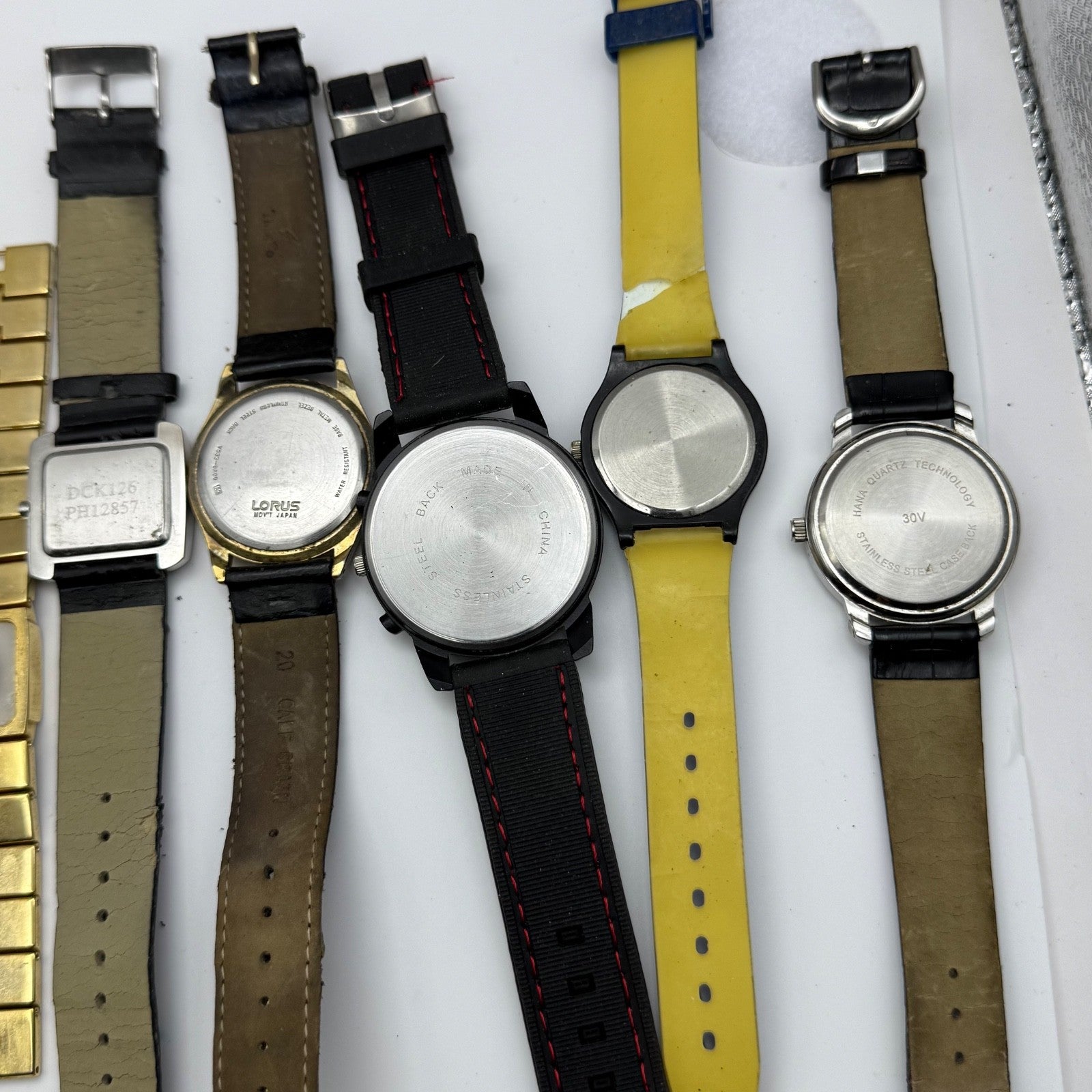 Bundle Of 16 Quartz Watches Modern / Vintage Untested Parts / Repair / Crafts
