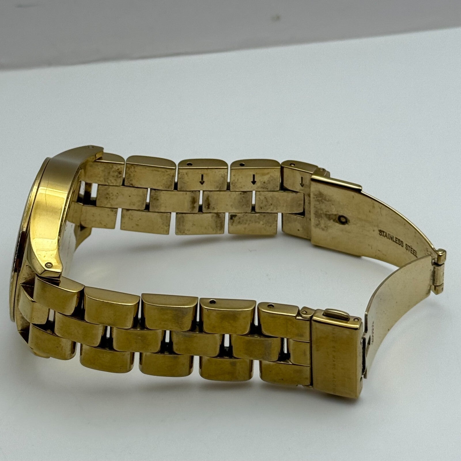 39mm Working Ladies Marc By Marc Jacobs White Date Dial Quartz Watch 5.25 Inches