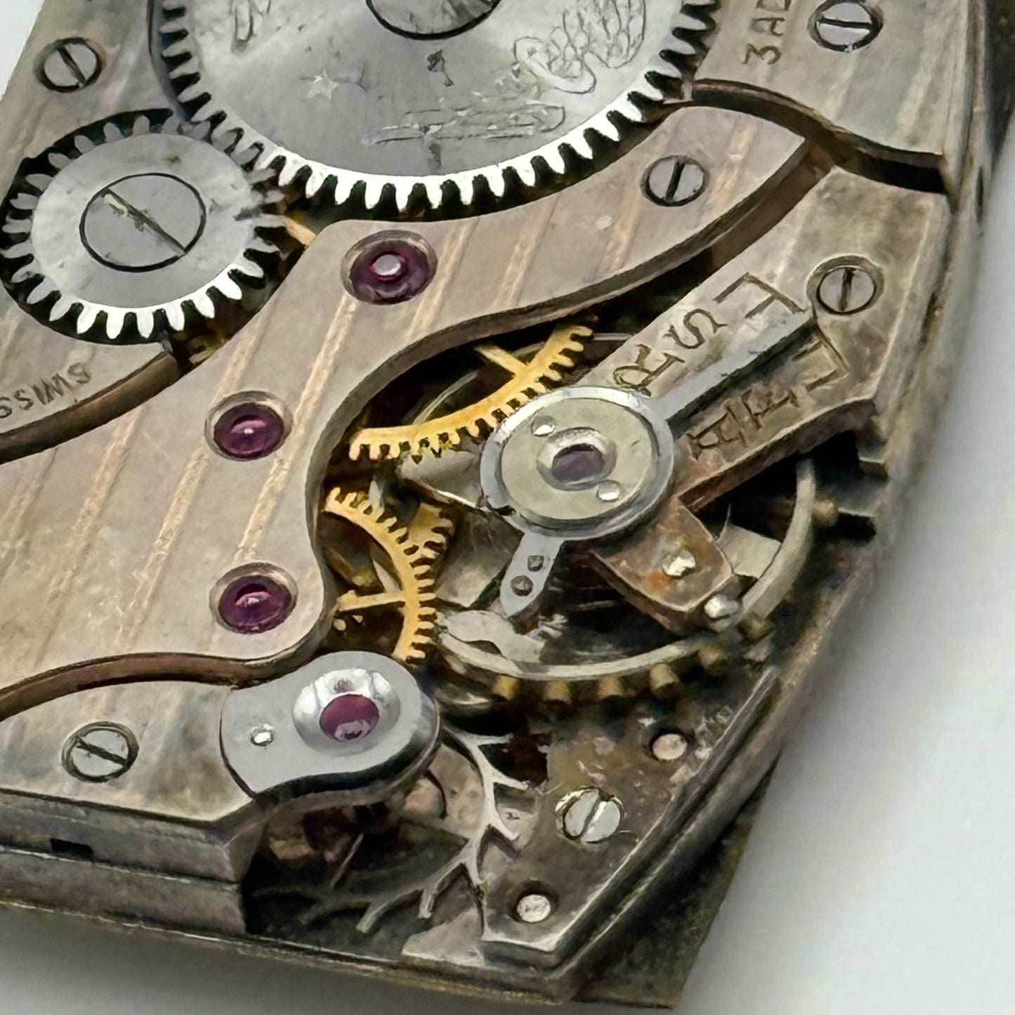 Everite 9/300 Tank Watch Movement Running 7 Jewels Manual Wind Parts 17.9mm