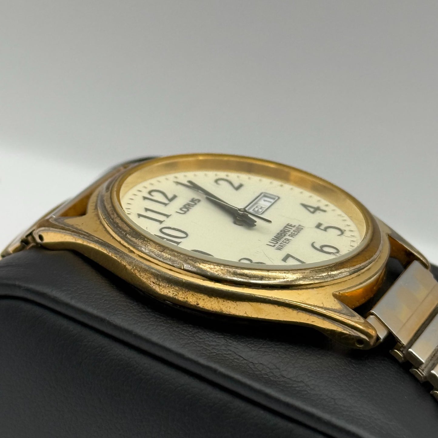 Lorus Lumibrite Ladies Quartz Watch Date Dial Stretch Band Japan Working 37mm