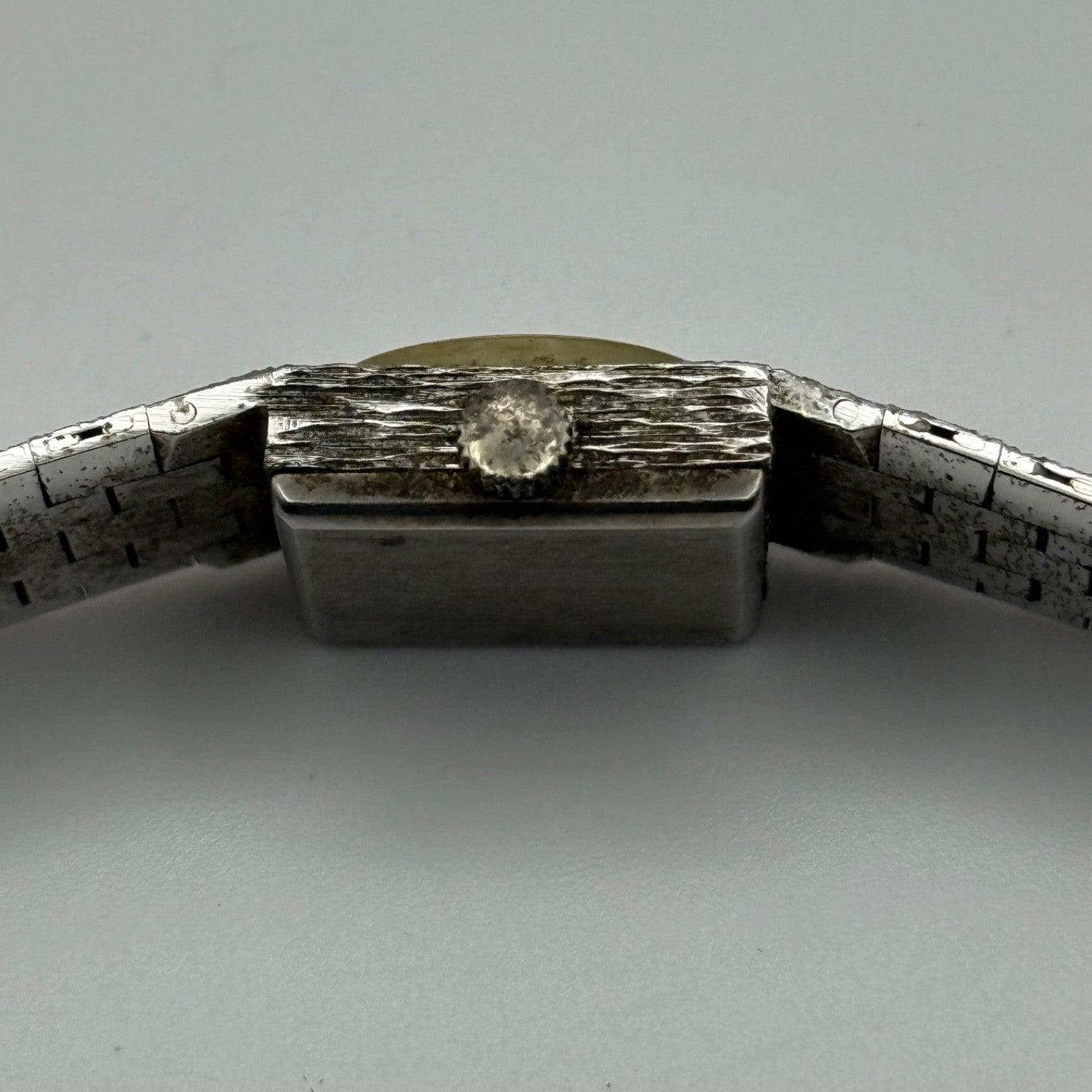 16mm Vintage Accurist 17 Jewels Bark Affect Swiss Manual Wind Watch PARTS REPAIR