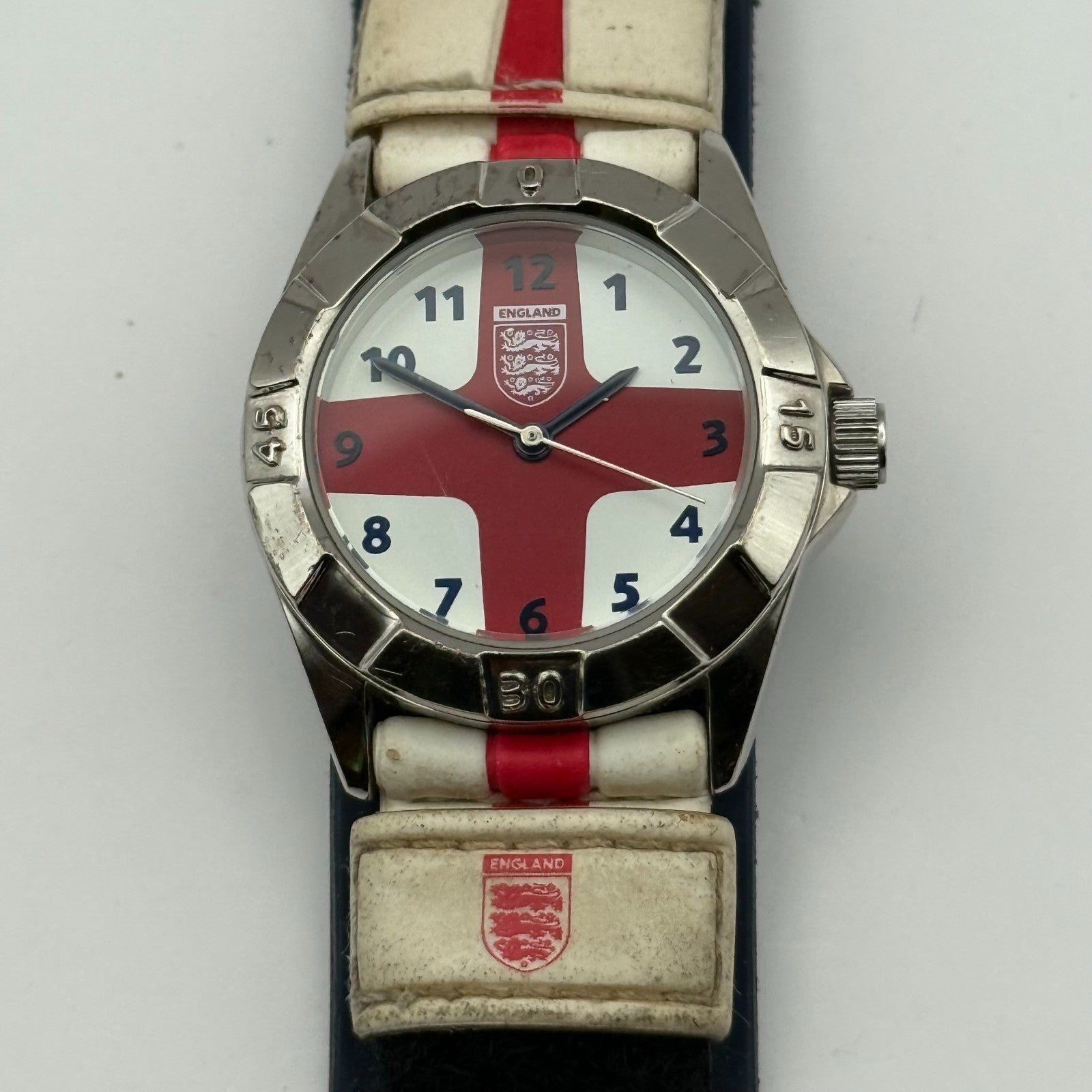 England National Football Men's Quartz Watch Red White Cross Dial Working 32mm