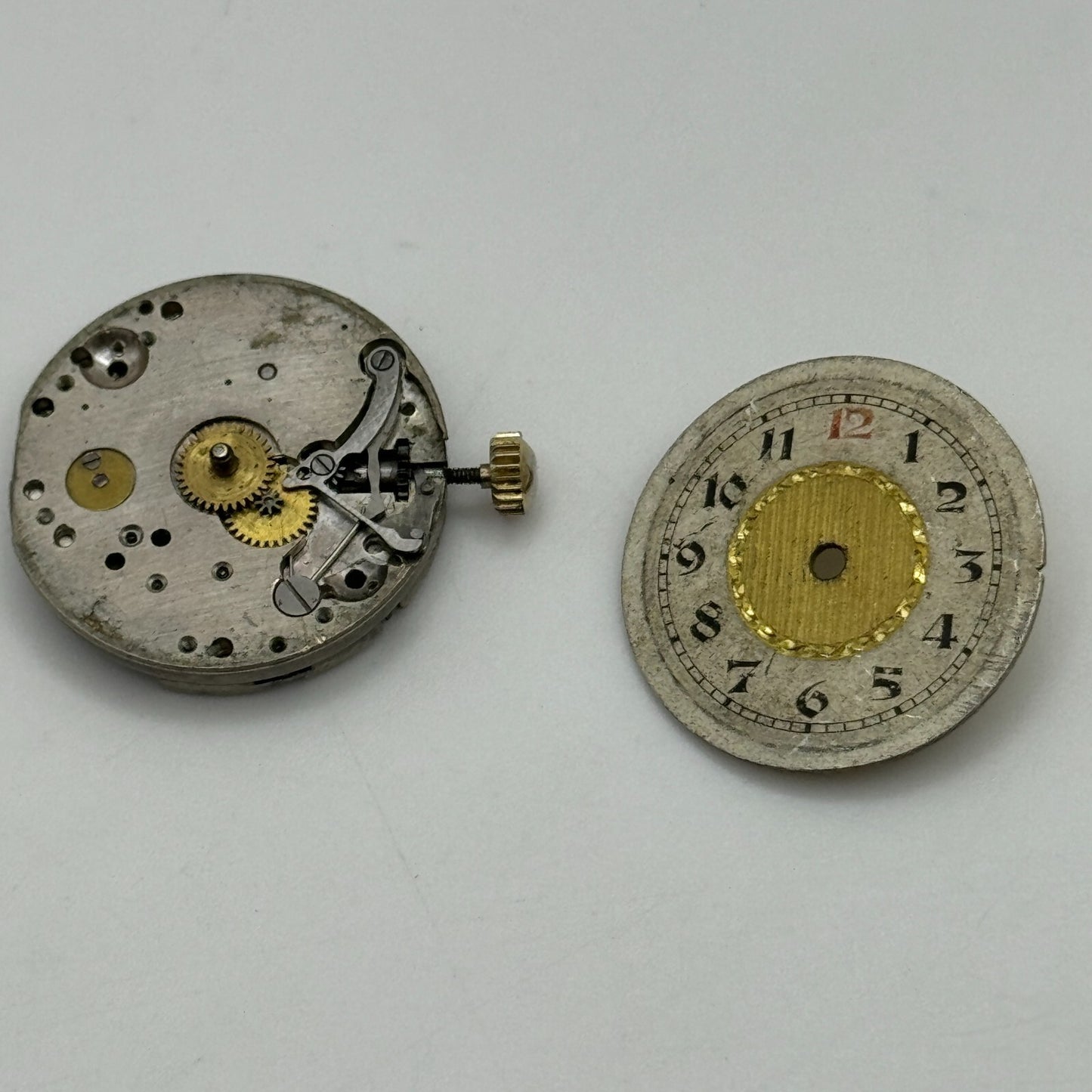 23.6mm Unidentified 15 Jewels Manual Wind Watch Movement Swiss Vintage PARTS