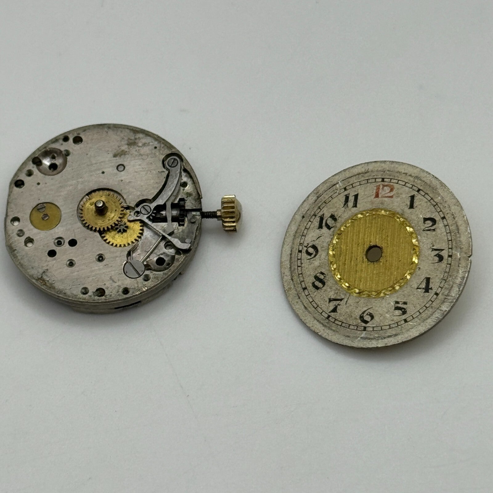23.6mm Unidentified 15 Jewels Manual Wind Watch Movement Swiss Vintage PARTS