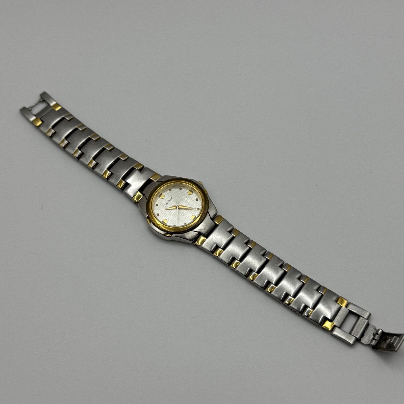 Vintage Pulsar Quartz Watch V701-X316 Two Tone Bracelet Working New Battery 27m