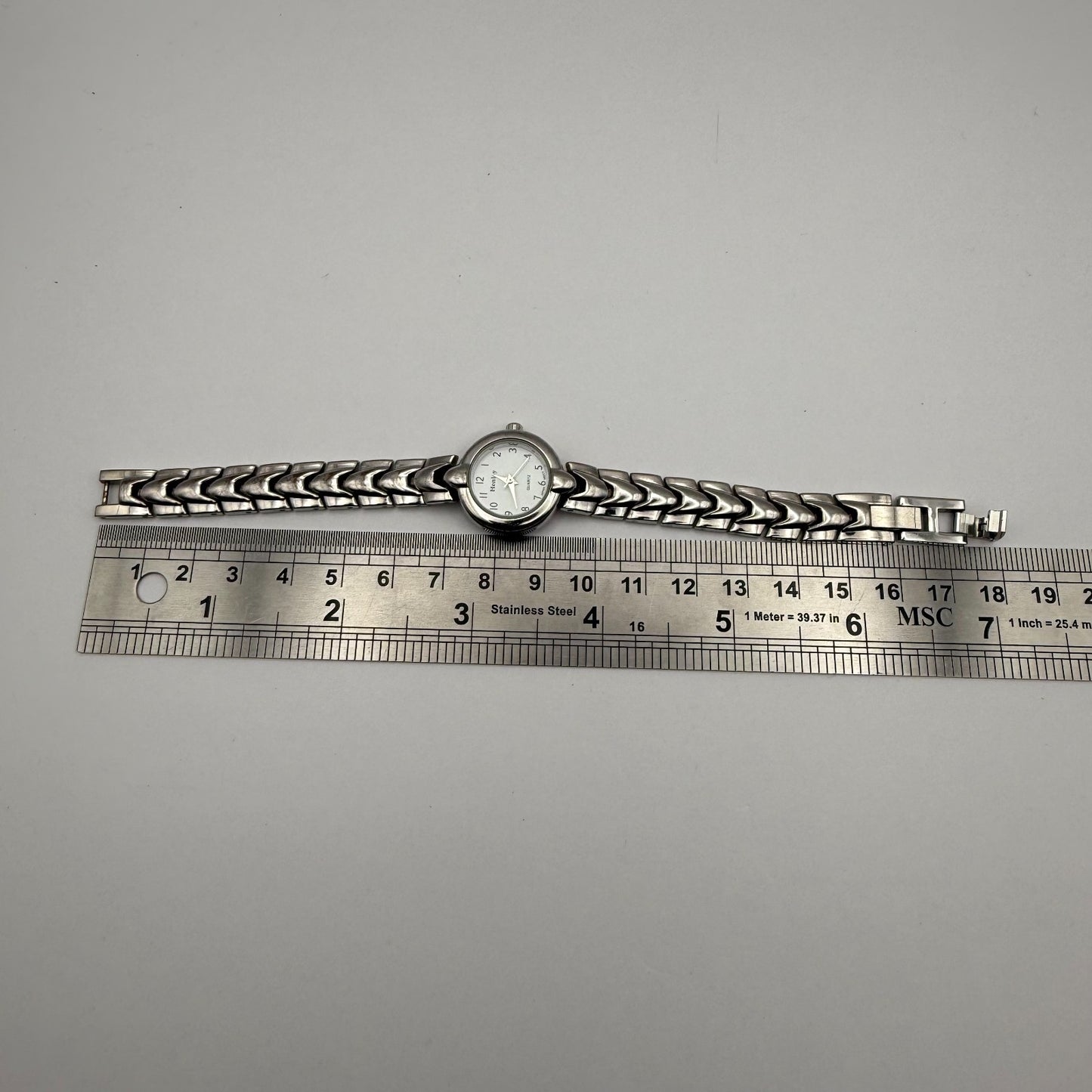 Henley Ladies Quartz Watch White Dial Silver Tone Bracelet Japan Working 21mm