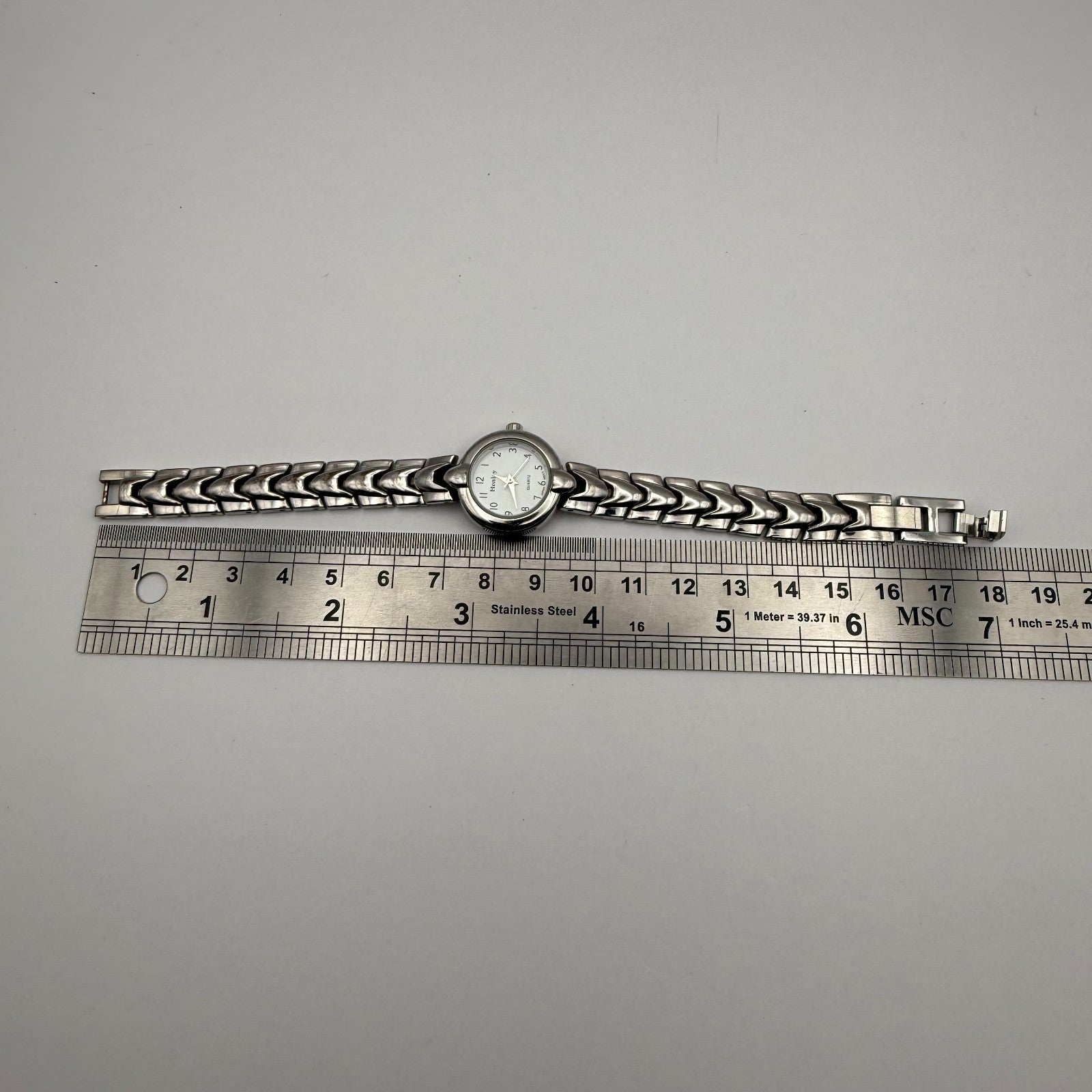 Henley Ladies Quartz Watch White Dial Silver Tone Bracelet Japan Working 21mm