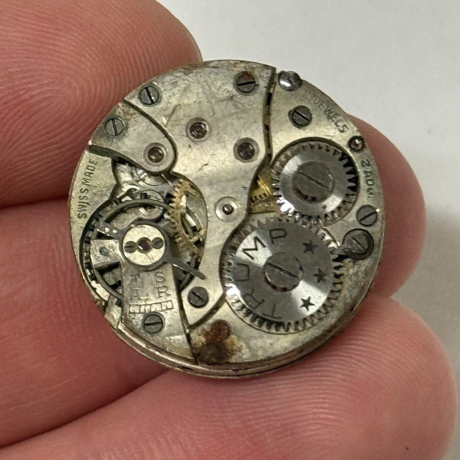 23.7mm Vintage TRUMP Watch Movement 15 Jewels 2 Adj Swiss Manual Wind To Restore