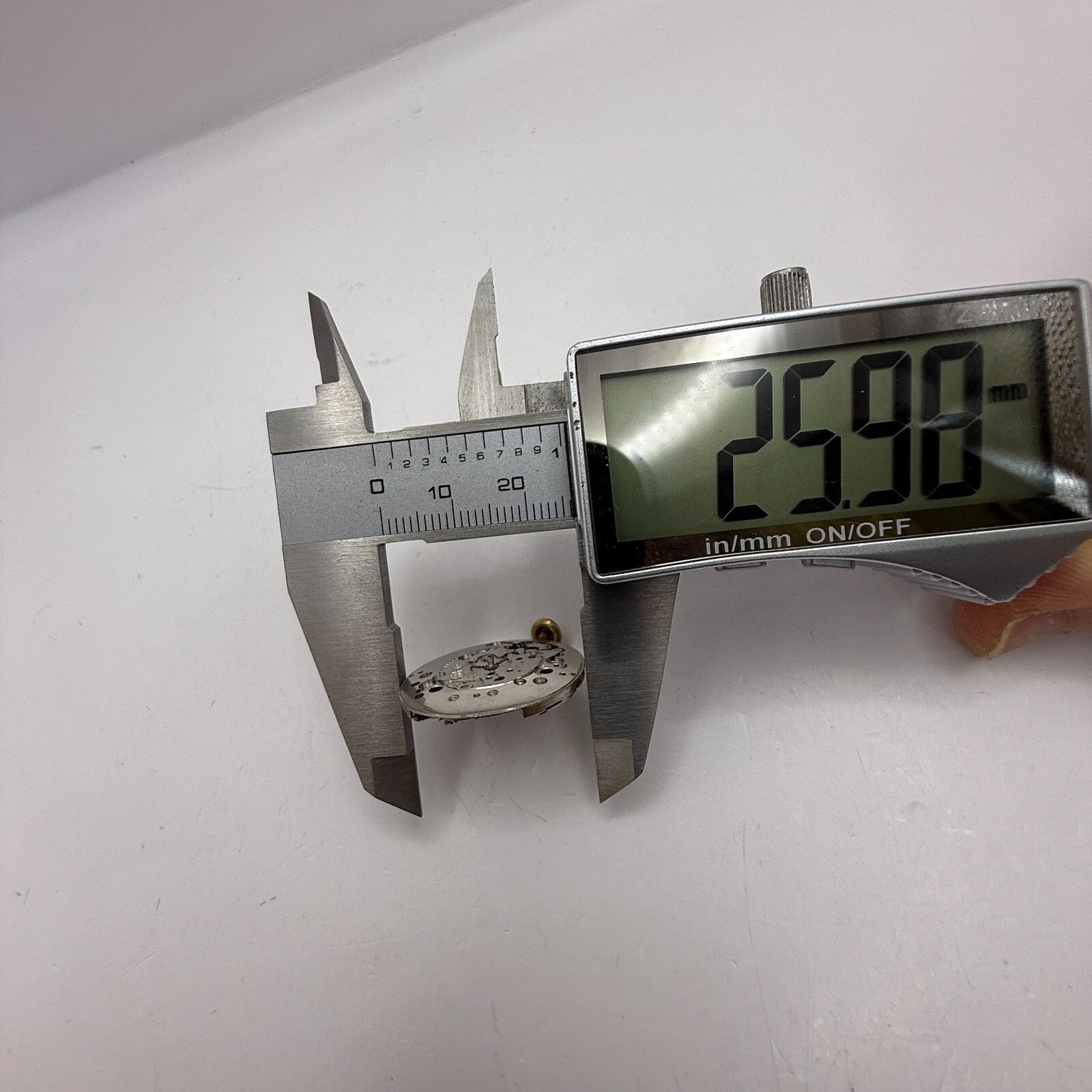 25.9mm Vintage Avia FHF 97 Swiss Made Manual Wind Watch Movement PARTS REPAIR