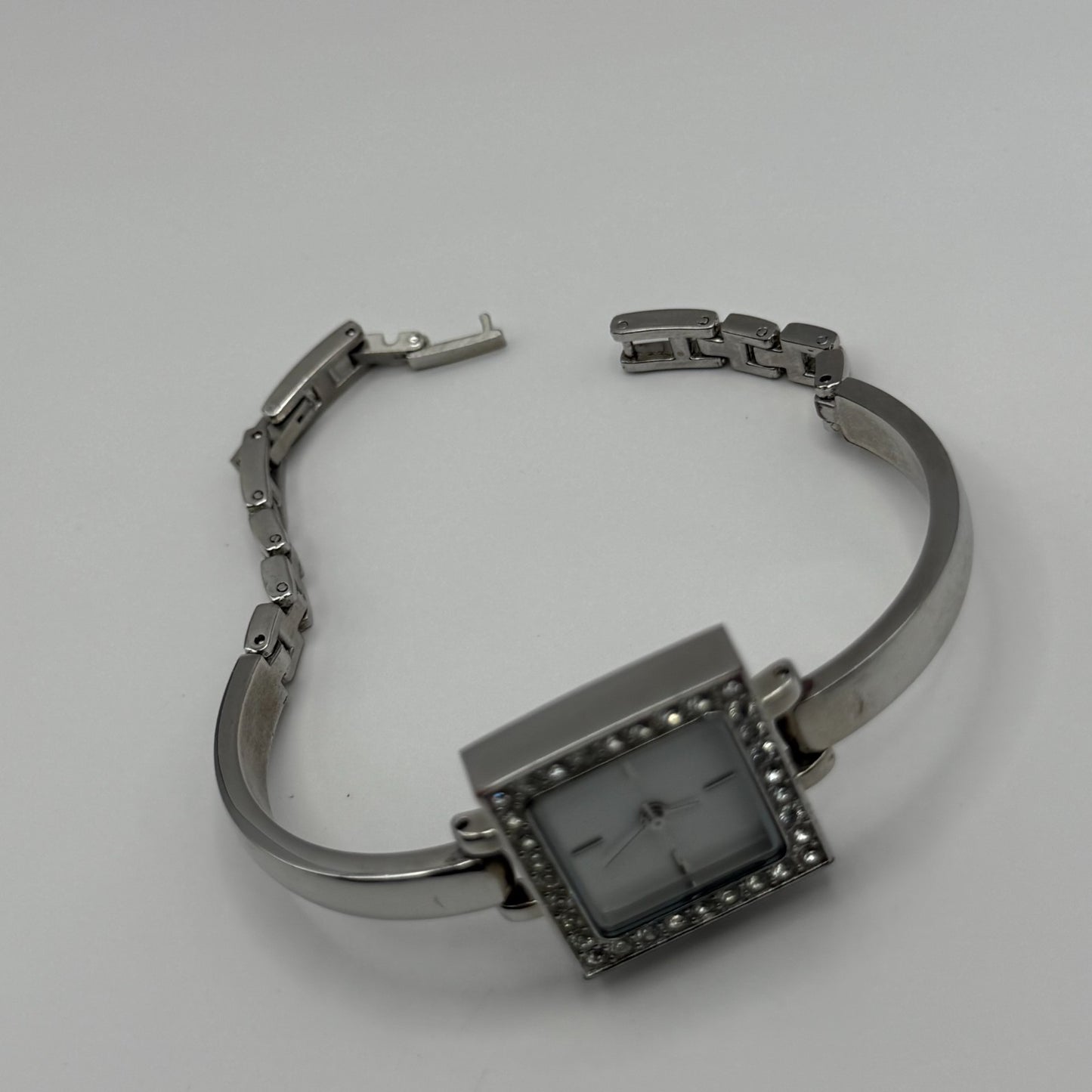 Avon Ladies Quartz Watch Square White Dial Silver Tone Bracelet Working 21mm