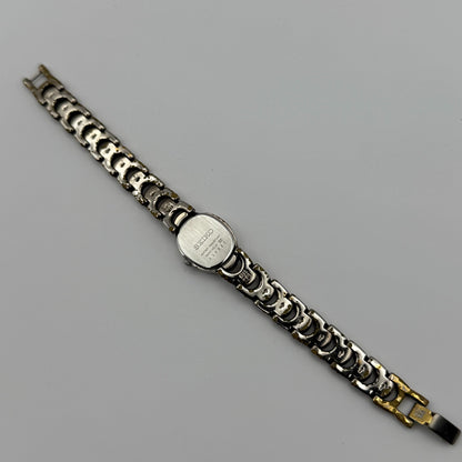 Seiko Ladies Quartz Watch Oval Dial Silver Tone Bracelet Japan Working 16mm