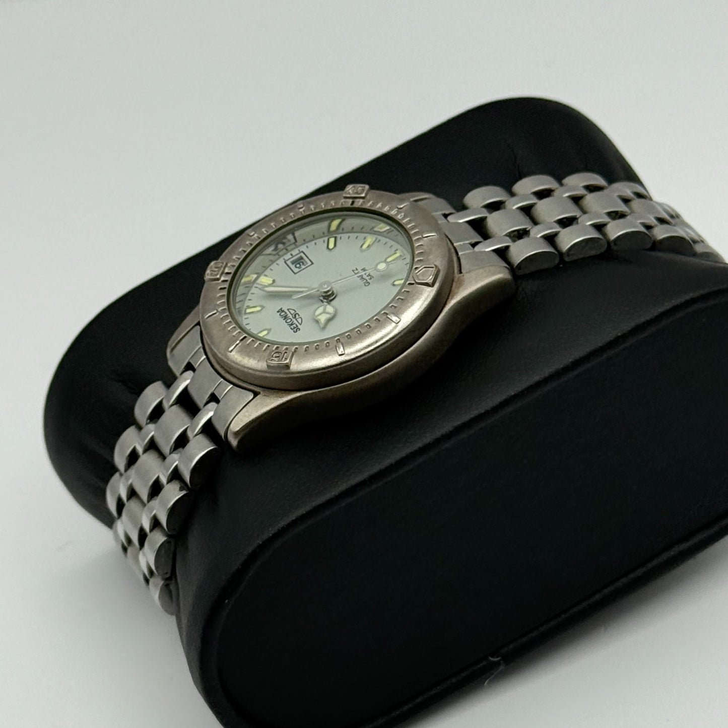 Sekonda Ladies Quartz Watch Date Dial Silver Tone Bracelet Working 28mm