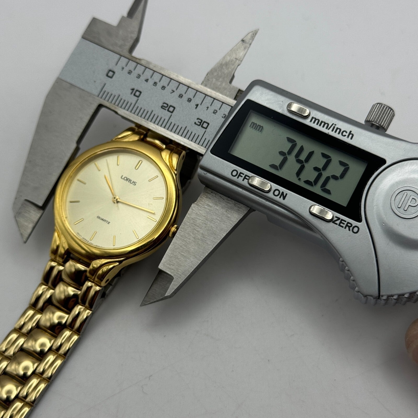 32mm Working Lorus V501-6J10 Quartz Watch Gold Tone New Battery 7.5 Inches