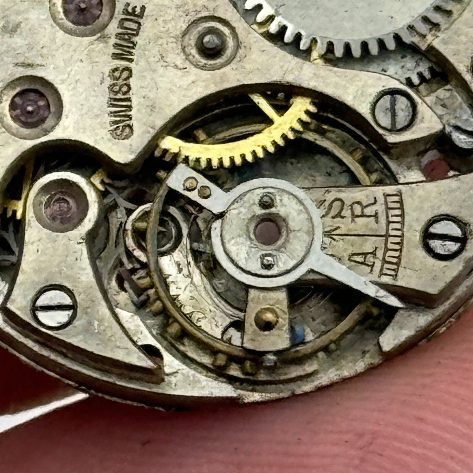 23.6mm Unidentified 15 Jewels Manual Wind Watch Movement Swiss Vintage PARTS
