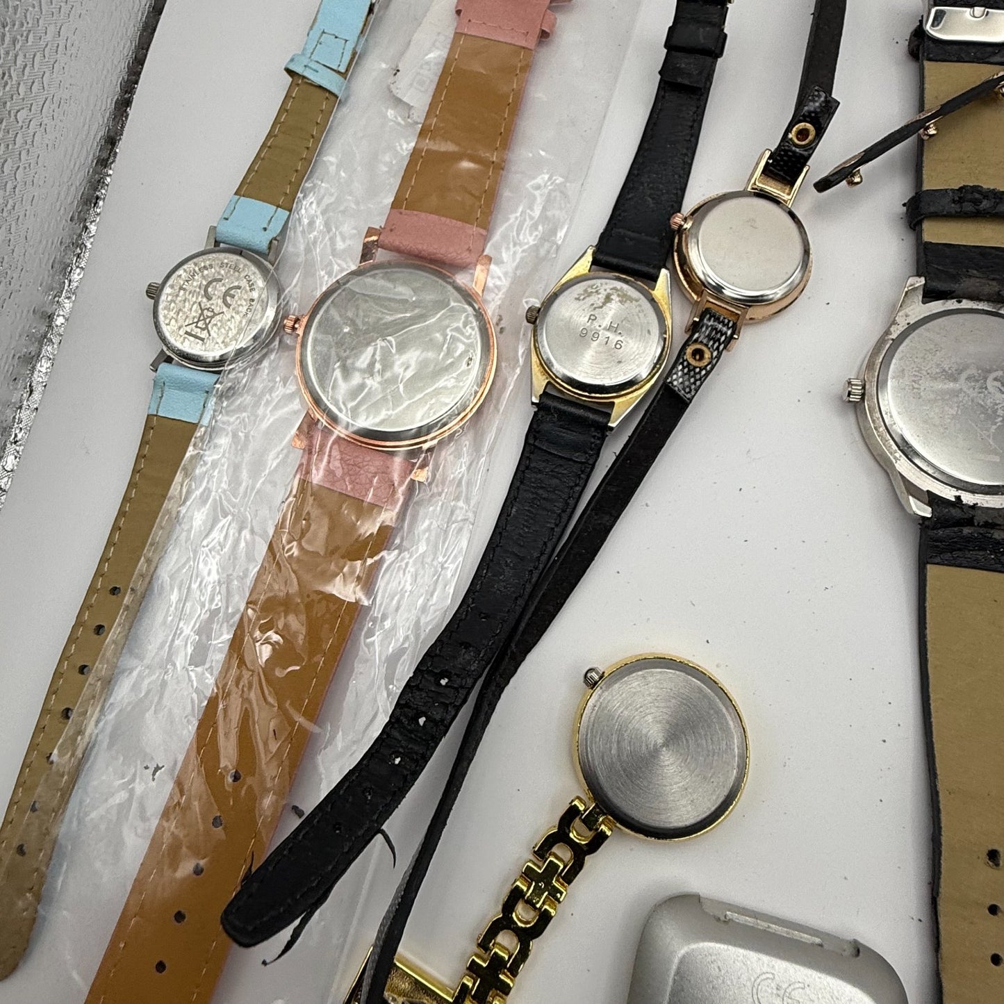 Bundle Of 16 Quartz Watches Job Lot Modern / Vintage Untested Parts / Repair