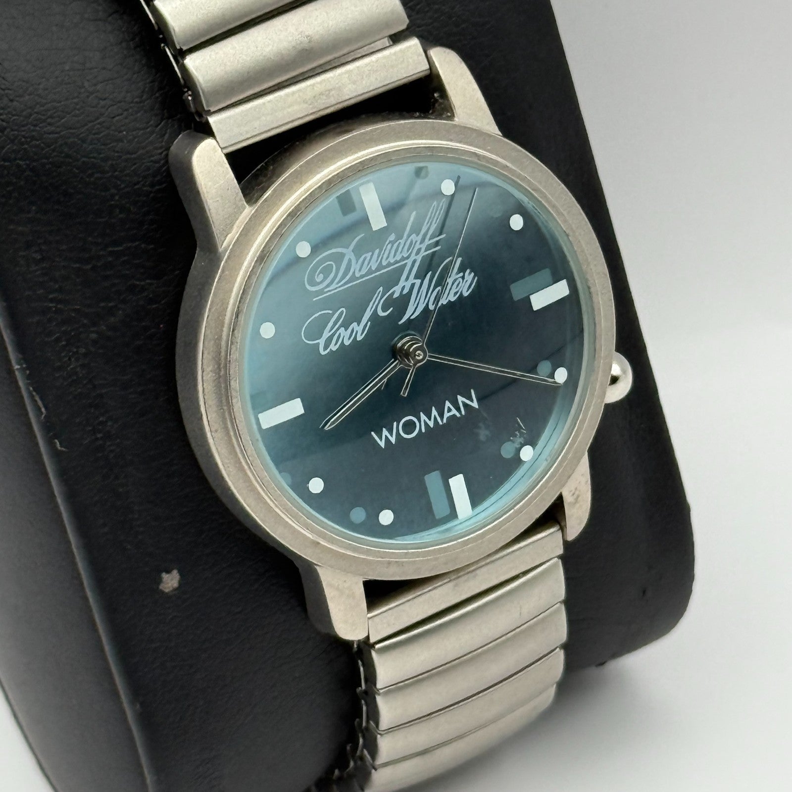 Davidoff Cool Water Ladies Quartz Watch Silver Tone Stretch Band Working 31mm