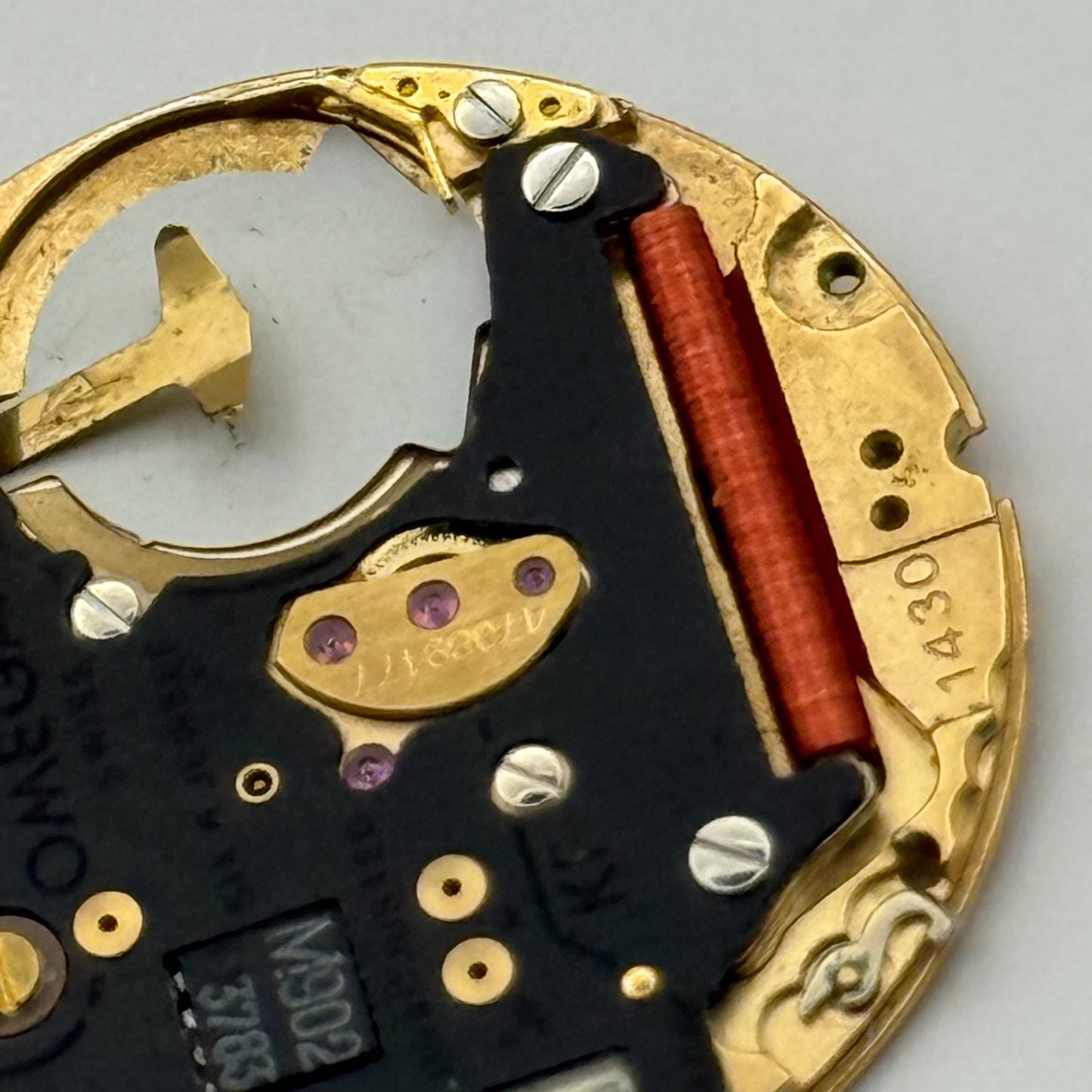 Omega 1430 Quartz Watch Movement 6 Jewels Swiss Vintage Parts Repair 23.8mm
