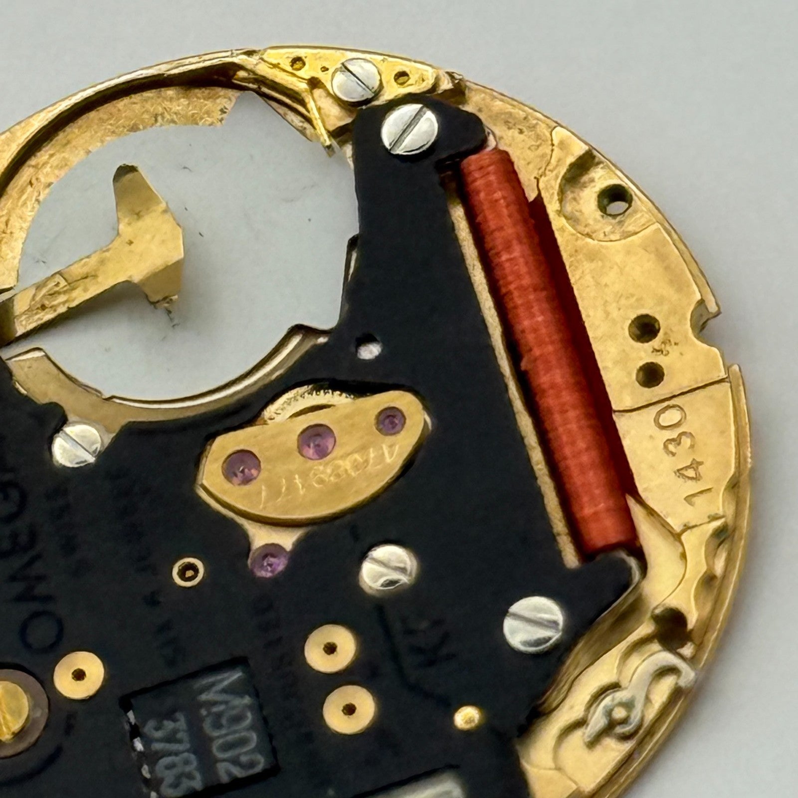 Omega 1430 Quartz Watch Movement 6 Jewels Swiss Vintage Parts Repair 23.8mm