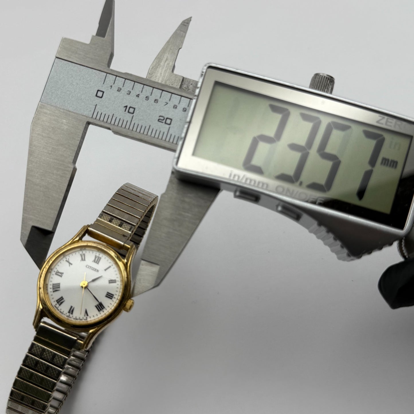 Citizen Ladies Quartz Watch White Dial Two Tone Stretch Band Japan Working 23mm