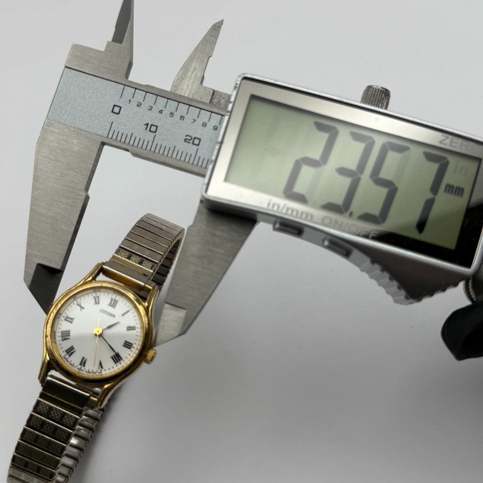 Citizen Ladies Quartz Watch White Dial Two Tone Stretch Band Japan Working 23mm