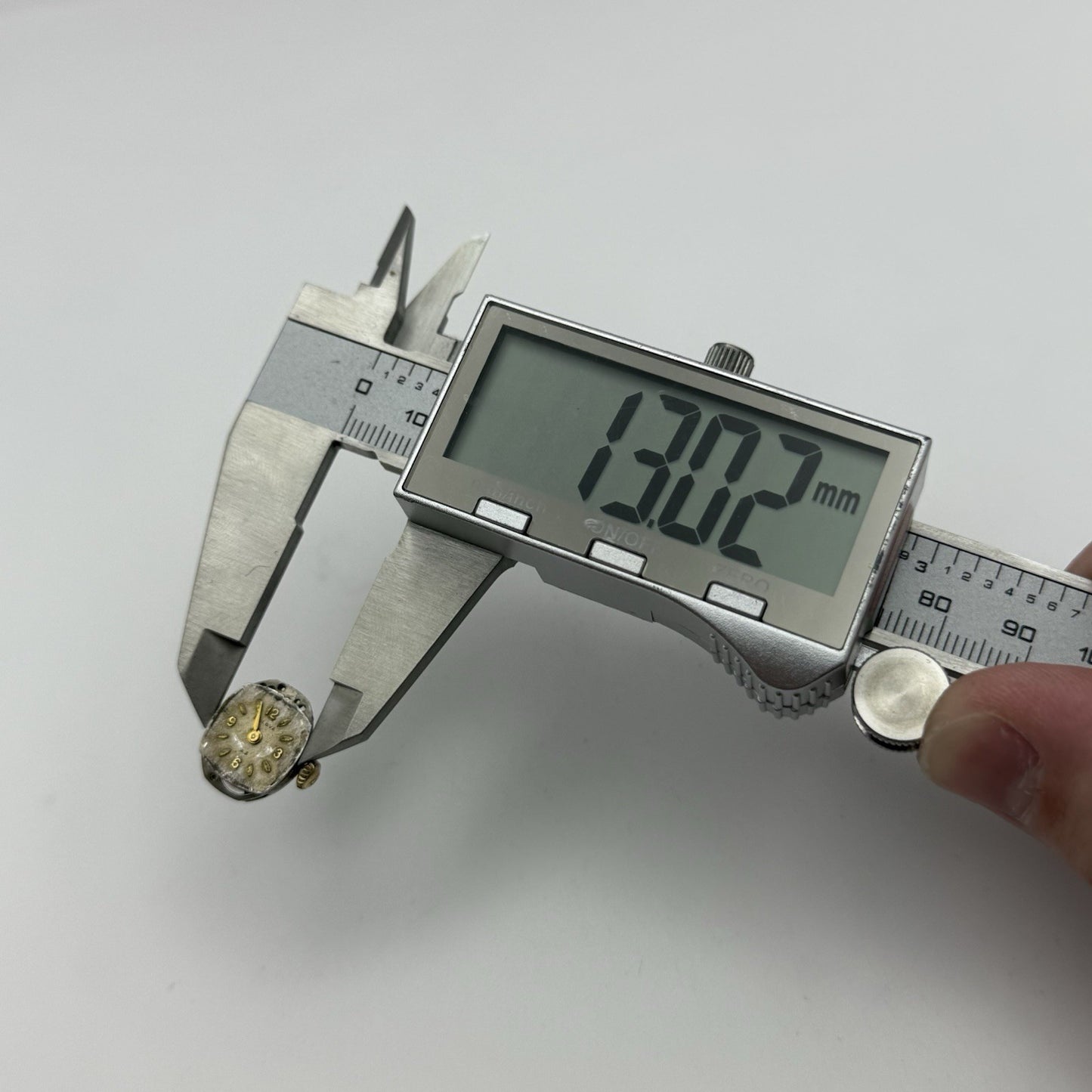 13mm Vintage Ladies Bulova 5AD Manual Wind Swiss Watch Movement PARTS REPAIR