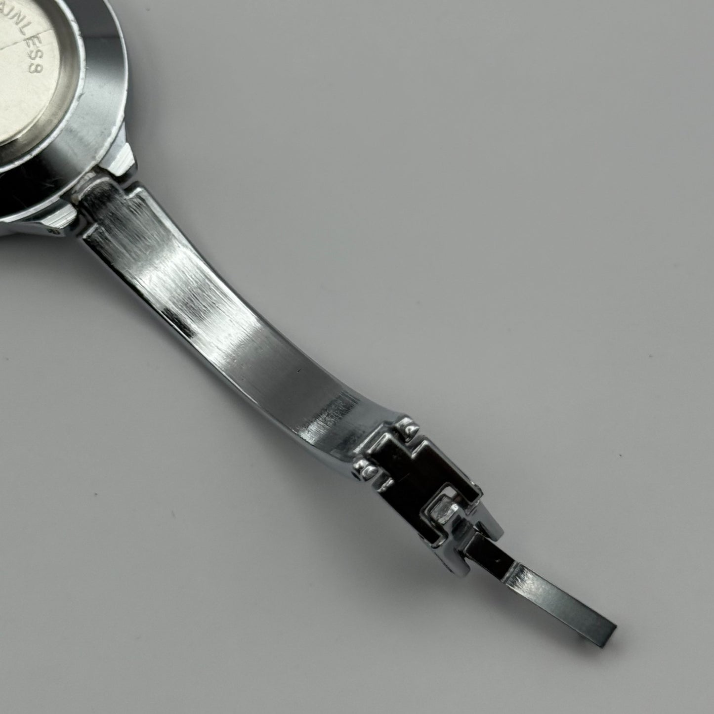 Tiho Ladies Quartz Watch Butterfly Design Dial Silver Tone Bracelet Working 30mm