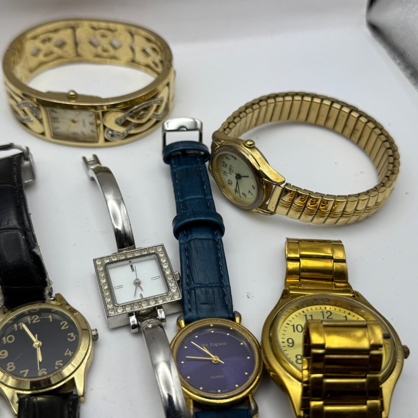 Bundle Of 16 Quartz Watches Modern / Vintage Untested Parts / Repair / Crafts