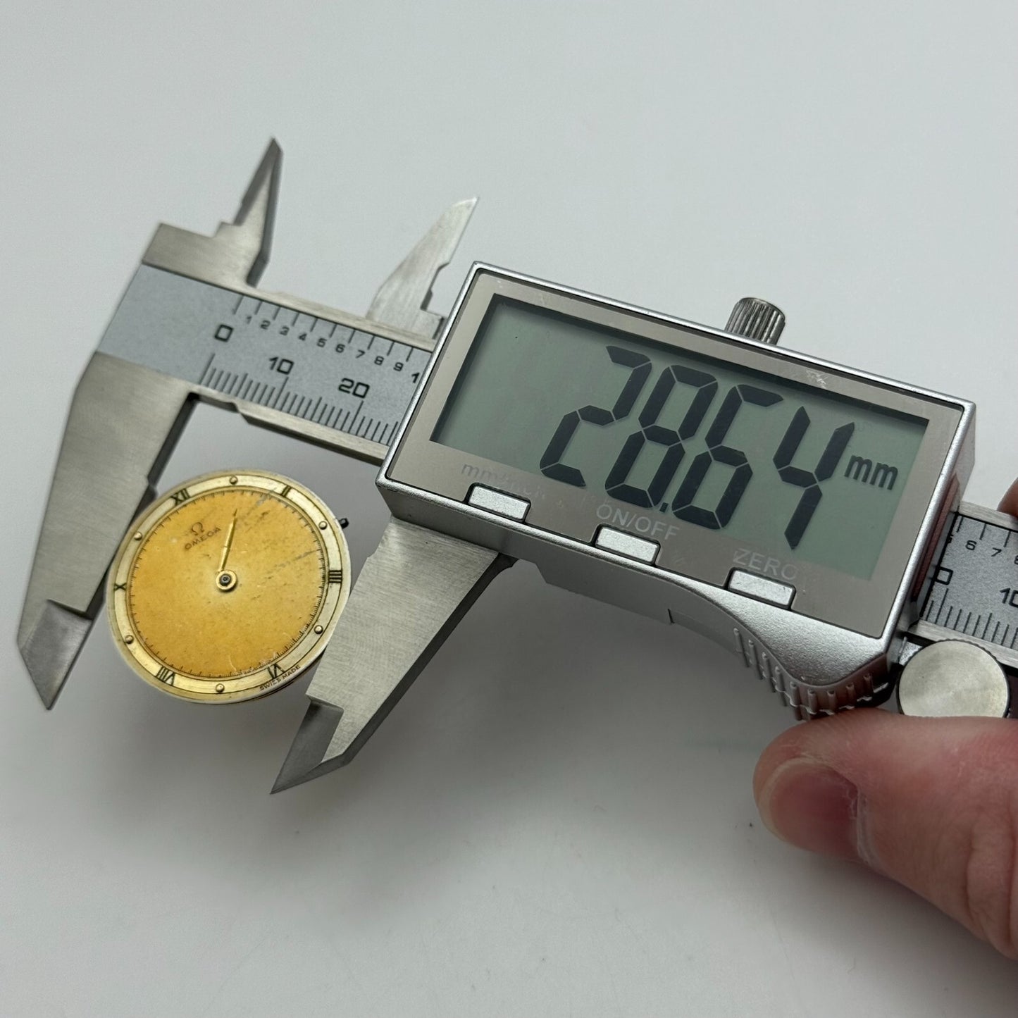 28.6mm 1940s Vintage Omega 28SC Swiss Manual Wind Watch Movement PARTS REPAIR