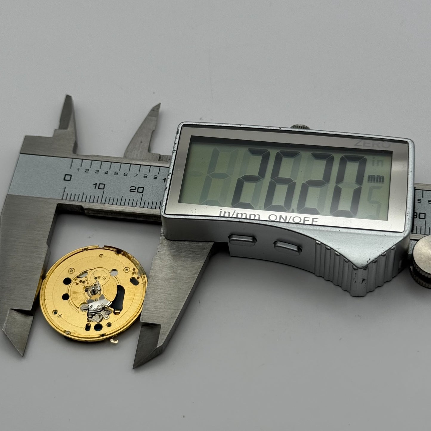 ETA 955.112 Quartz Watch Movement 7 Jewels Swiss Vintage Parts Repair 26.2mm