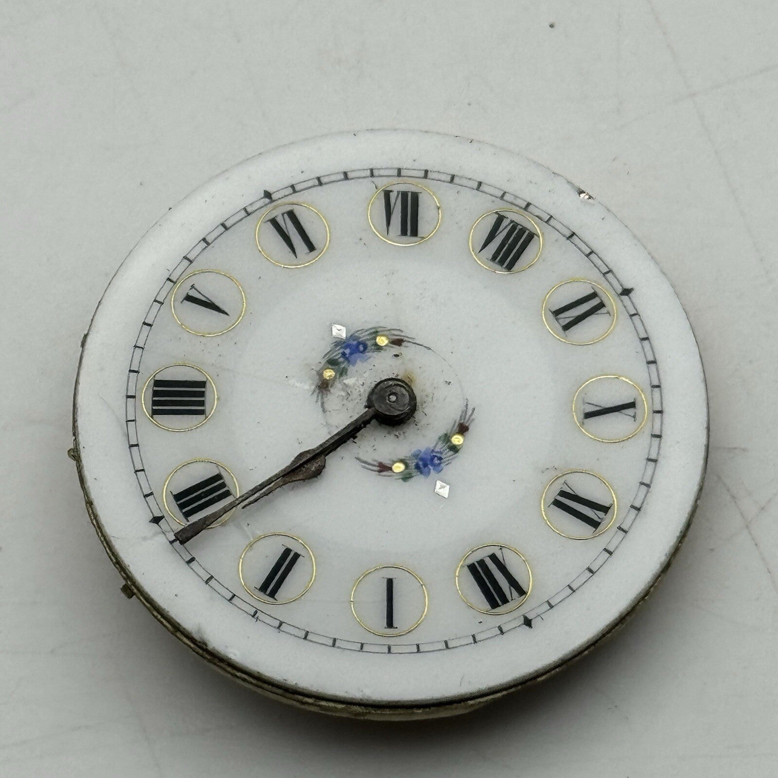 36.3mm Antique Key Wound Beautiful Patterned Pocket Watch Movement FOR PARTS